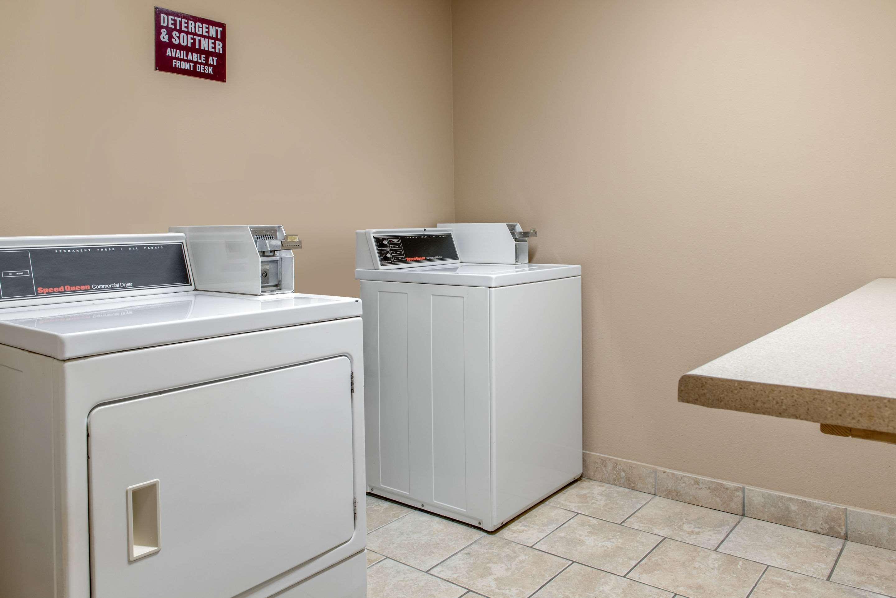 Quality Inn Bloomington Near University מראה חיצוני תמונה
